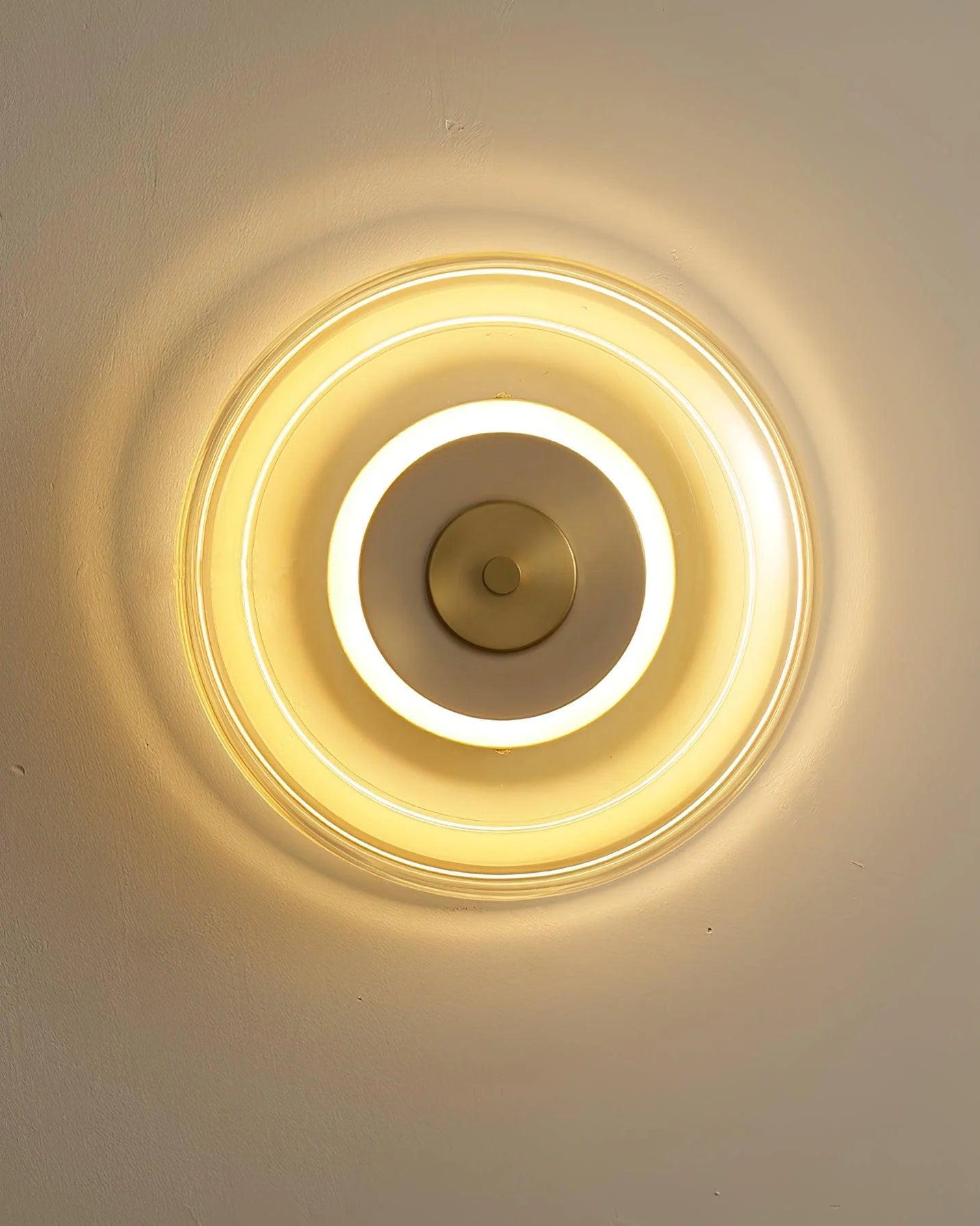 Zenviae Orbit Glow Wall Lamp warm halo light close-up